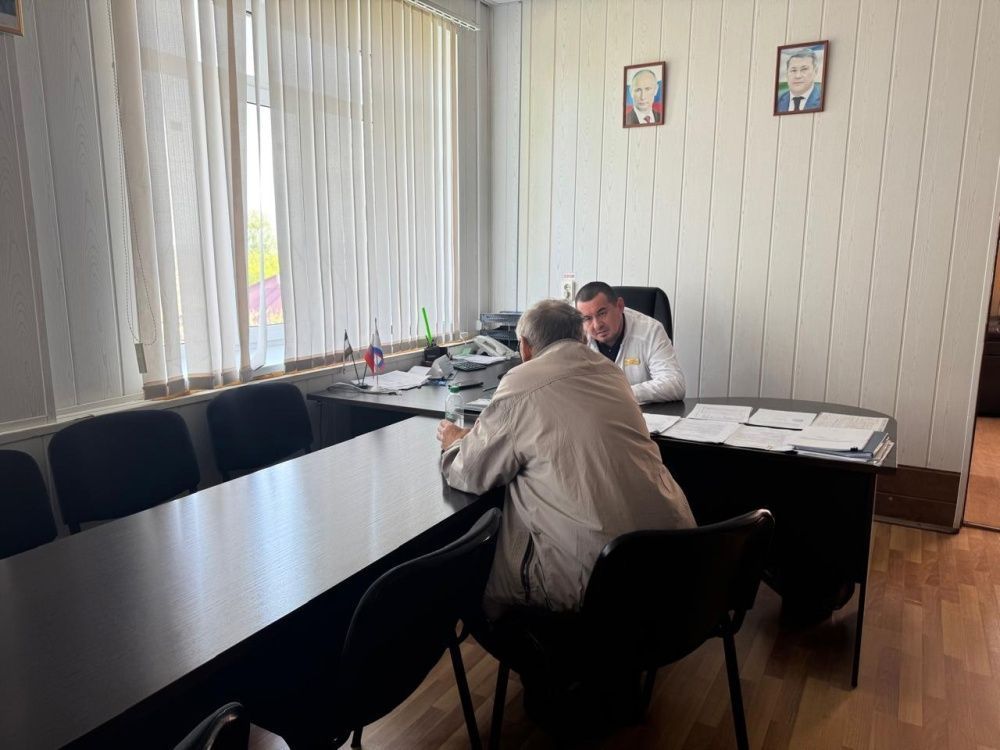 Сегодня главный врач Буздякской центральной районной больницы провел личный прием граждан