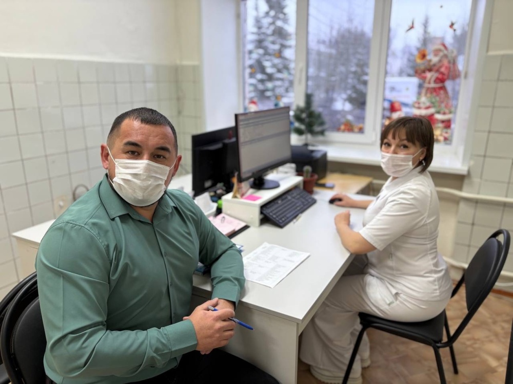 Главный врач больницы прошёл диспансеризацию