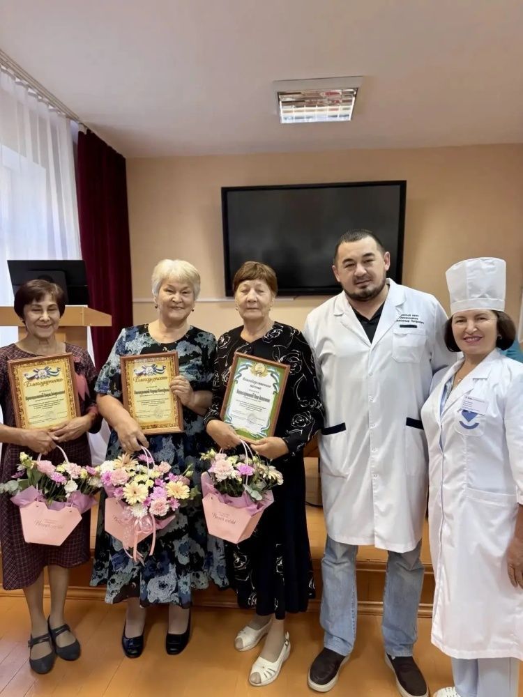 В Буздякской ЦРБ чествовали юбиляров - хранителей здоровья и жизни