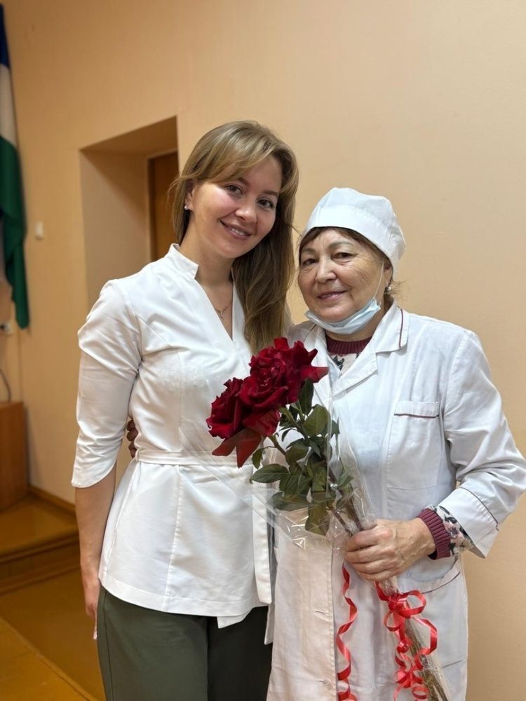 Профсоюз Буздякской ЦРБ поздравил маму участника специальной военной операции с Днём Матери